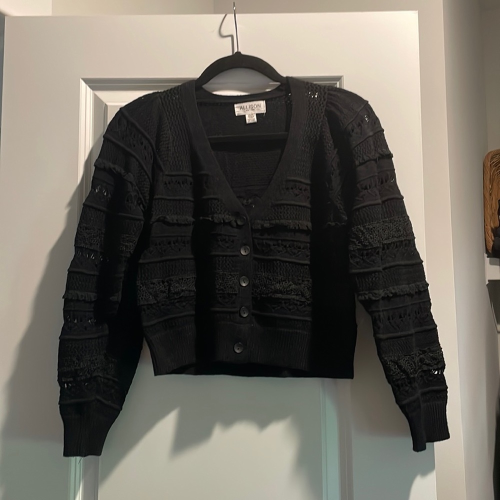Allison Black cropped cardigan xs